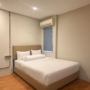 Deluxe-Zimmer, 1 Queen-Bett | Schreibtisch, kostenloses WLAN