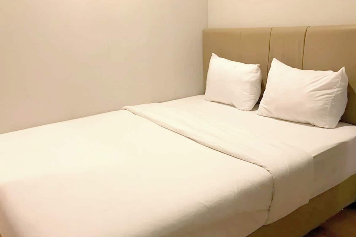 Standardrum - 1 queensize-säng | Skrivbord och gratis wi-fi