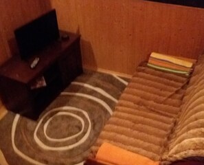 TV - Apartment 'Tihsies' with Private Terrace and Private Garden (Seddiner See)