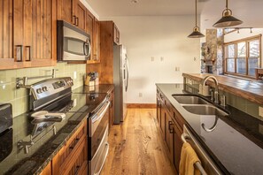 Fridge, microwave, oven, stovetop - Townhome with Hot Tub, Firepit and Loft! Walk to Ski Shuttle! (Big Sky)