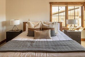 3 عدّة غرف نوم وواي فاي مجانًا وملاءات أسرّة