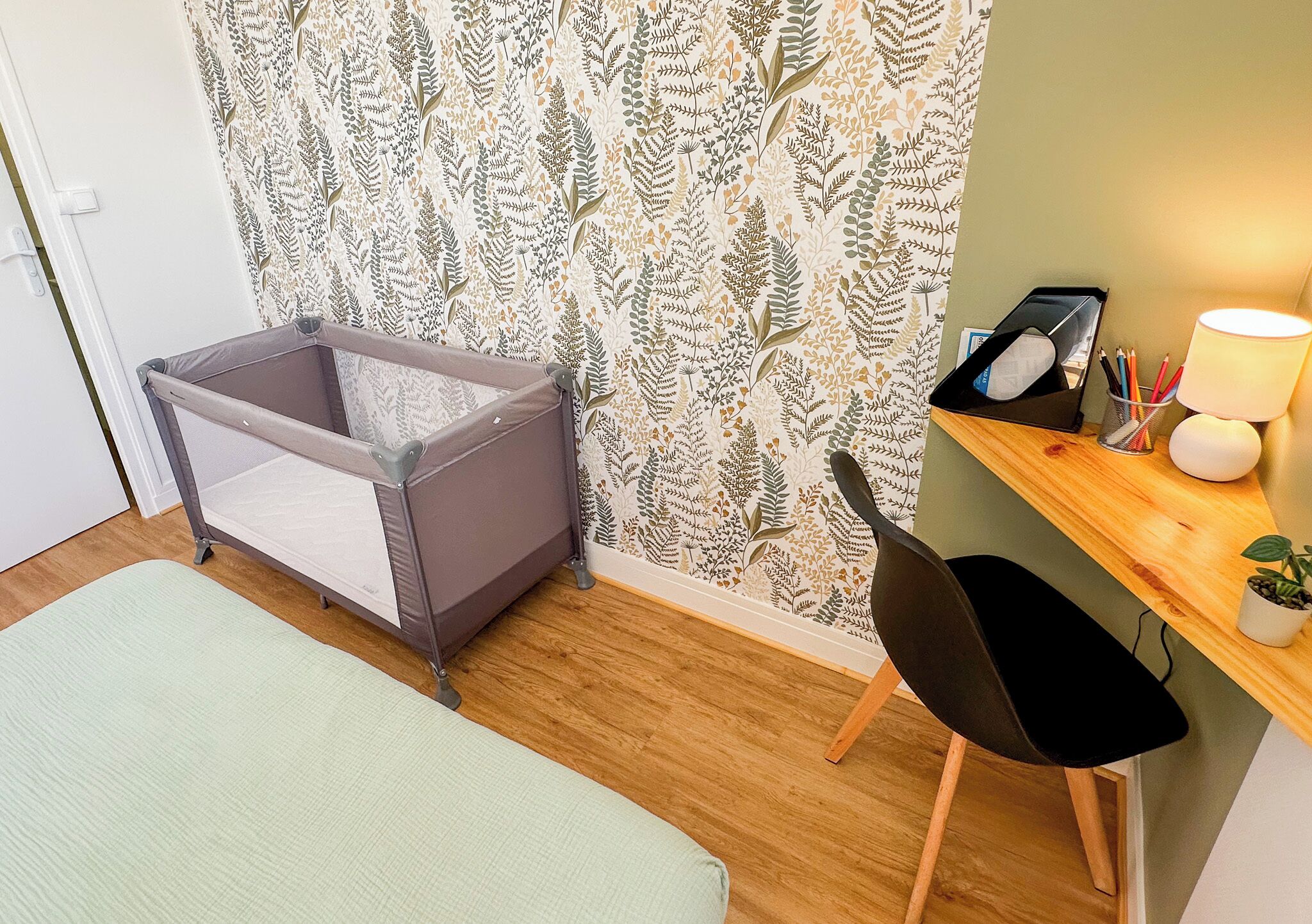 1 bedroom, desk, travel cot, free WiFi