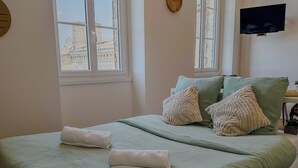 1 غرفة نوم ومكتب وسرير سفر وواي فاي مجانًا