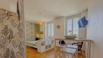 1 slaapkamer, een bureau, reisbedje, gratis wifi