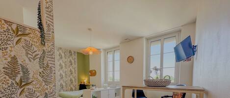 1 bedroom, desk, travel cot, free WiFi