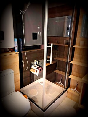 Comfort Apartment, 2 Bedrooms | Bathroom - L'Atelier du Moulin (Vair-sur-Loire)