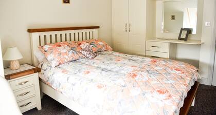 Skellig Fuchsia Lodge Ballinskelligs