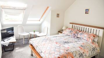 3 bedrooms, bed sheets