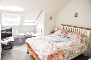 3 bedrooms, bed sheets