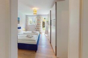 2 bedrooms, iron/ironing board, travel cot, free WiFi