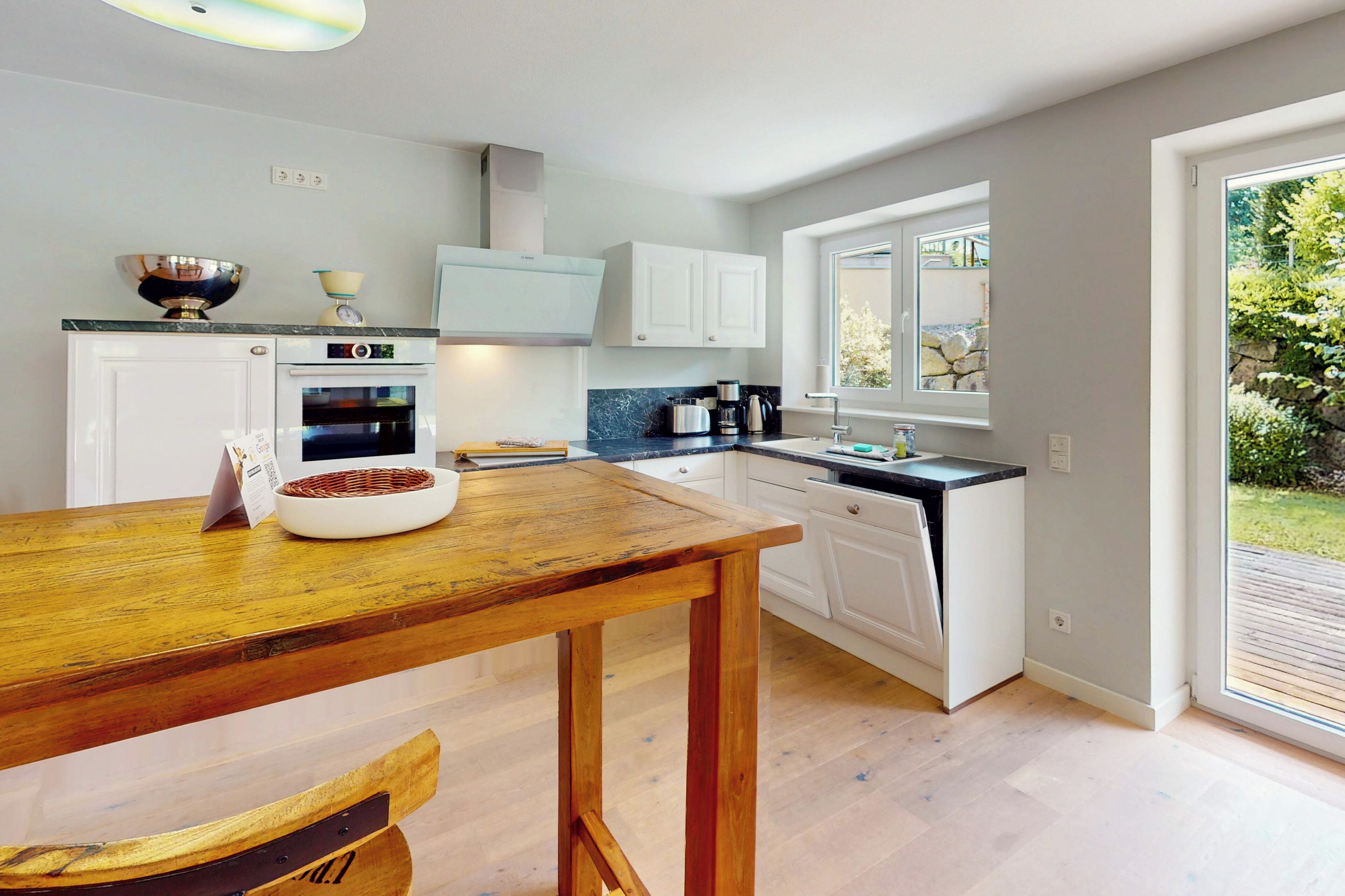 Kylskåp, ugn, spishäll och diskmaskin