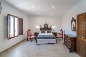 Deluxe Suite, City View | Desk, laptop workspace, free WiFi - CASA DE LA SEÑORA (Palma del Río)