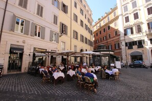Tägliches inbegriffenes englisches Frühstück