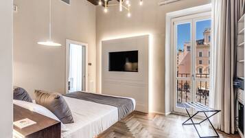 Double room with balcony and Pantheon view on the third floor | Pemandangan dari kamar