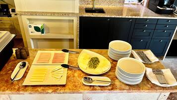 Free daily continental breakfast