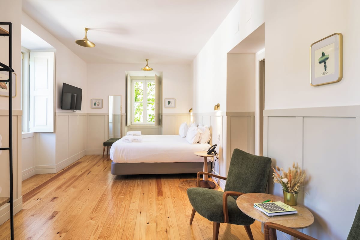 Superior Double Room | Soundproofing, iron/ironing board (on request), WiFi (free)