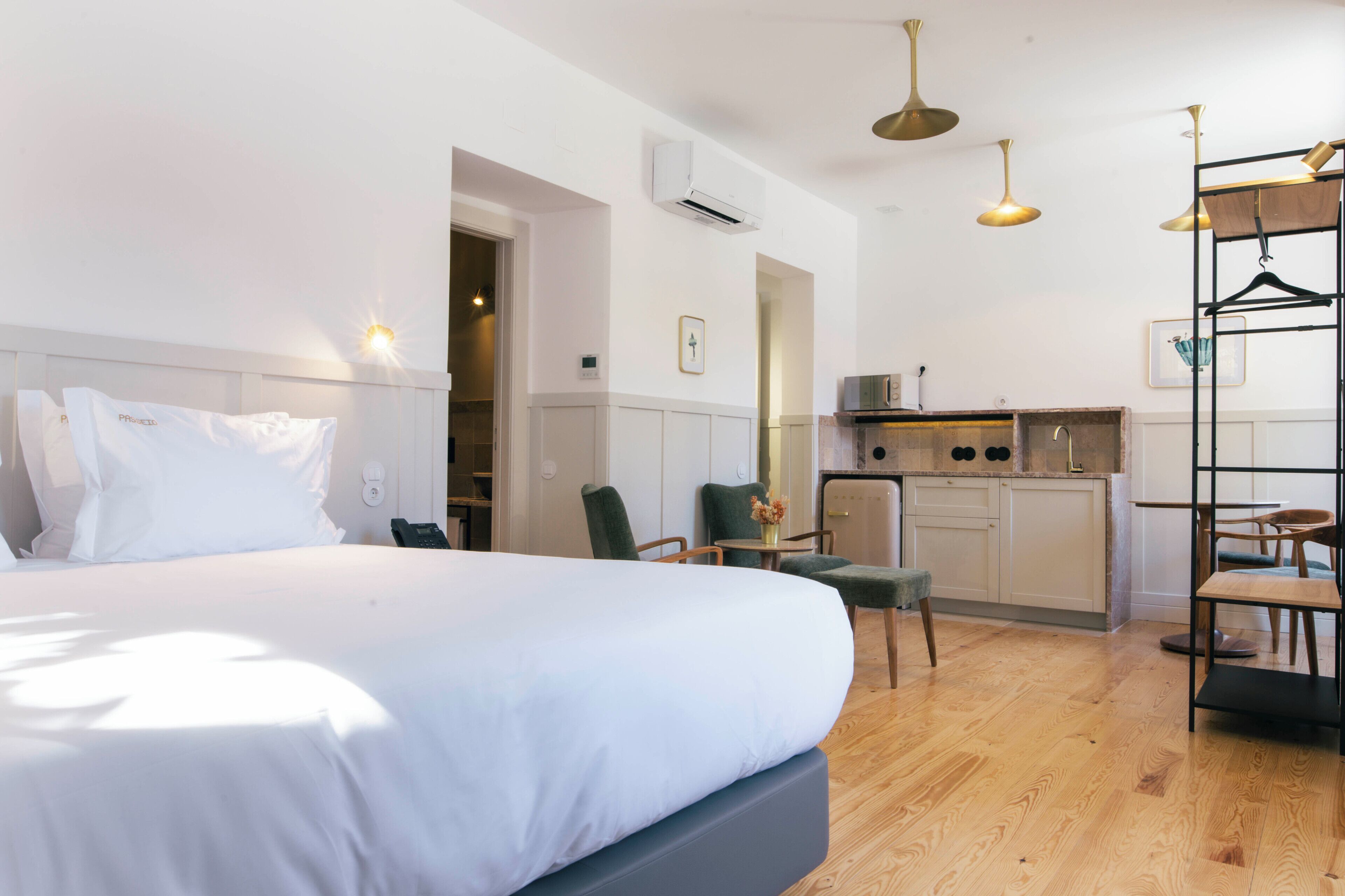 Superior Double Room, Mountain View | Individually decorated, individually furnished, soundproofing