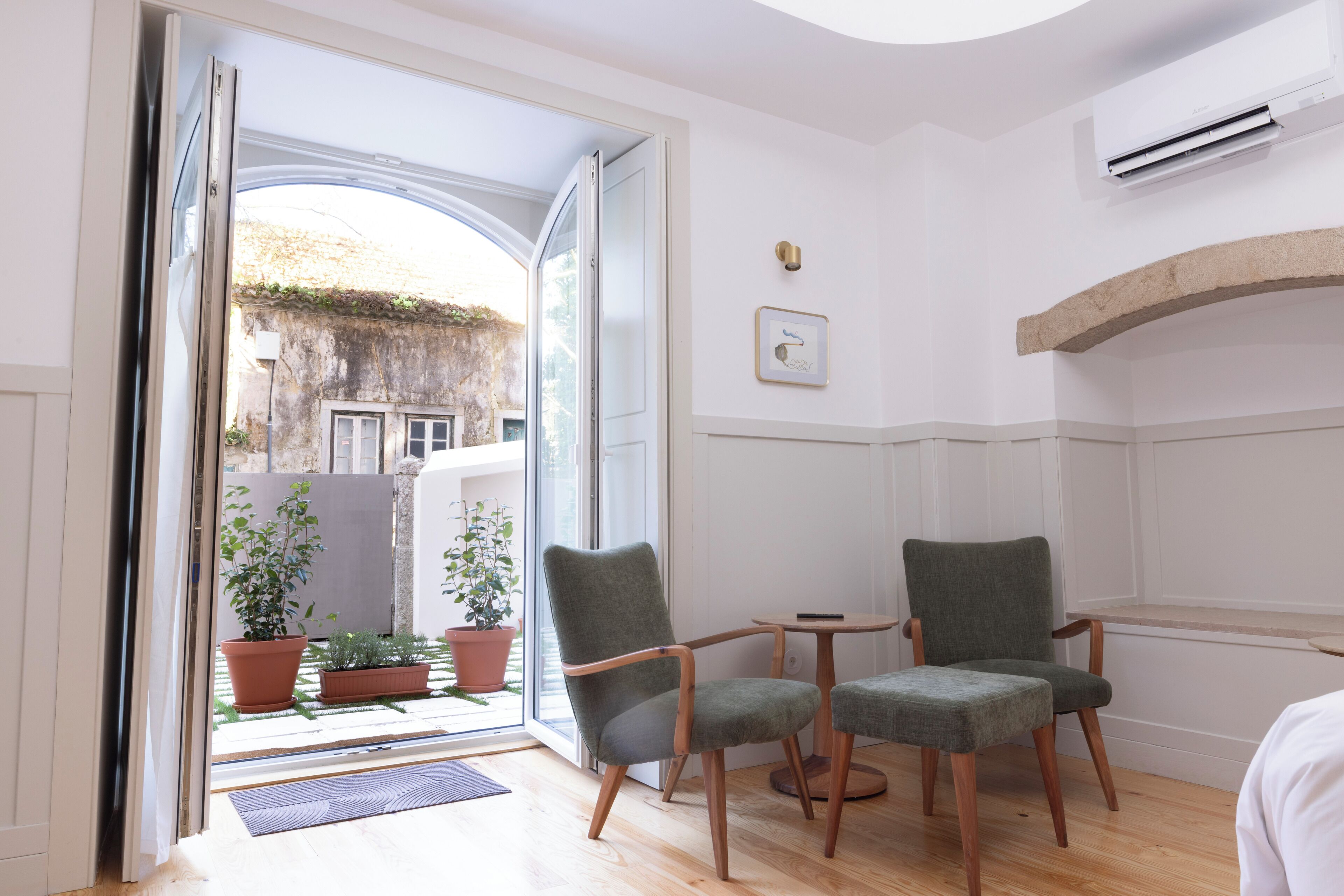 Habitación Deluxe doble, patio | Decoración individual y mobiliario individual