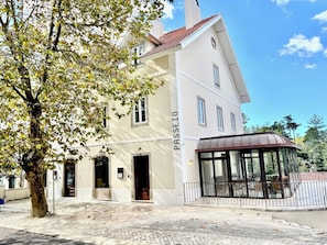 Façana frontal de l'allotjament