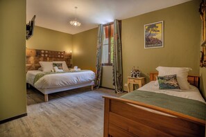 Classic Triple Room, River View | Free WiFi