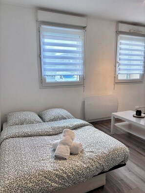 1 bedroom, internet, bed sheets