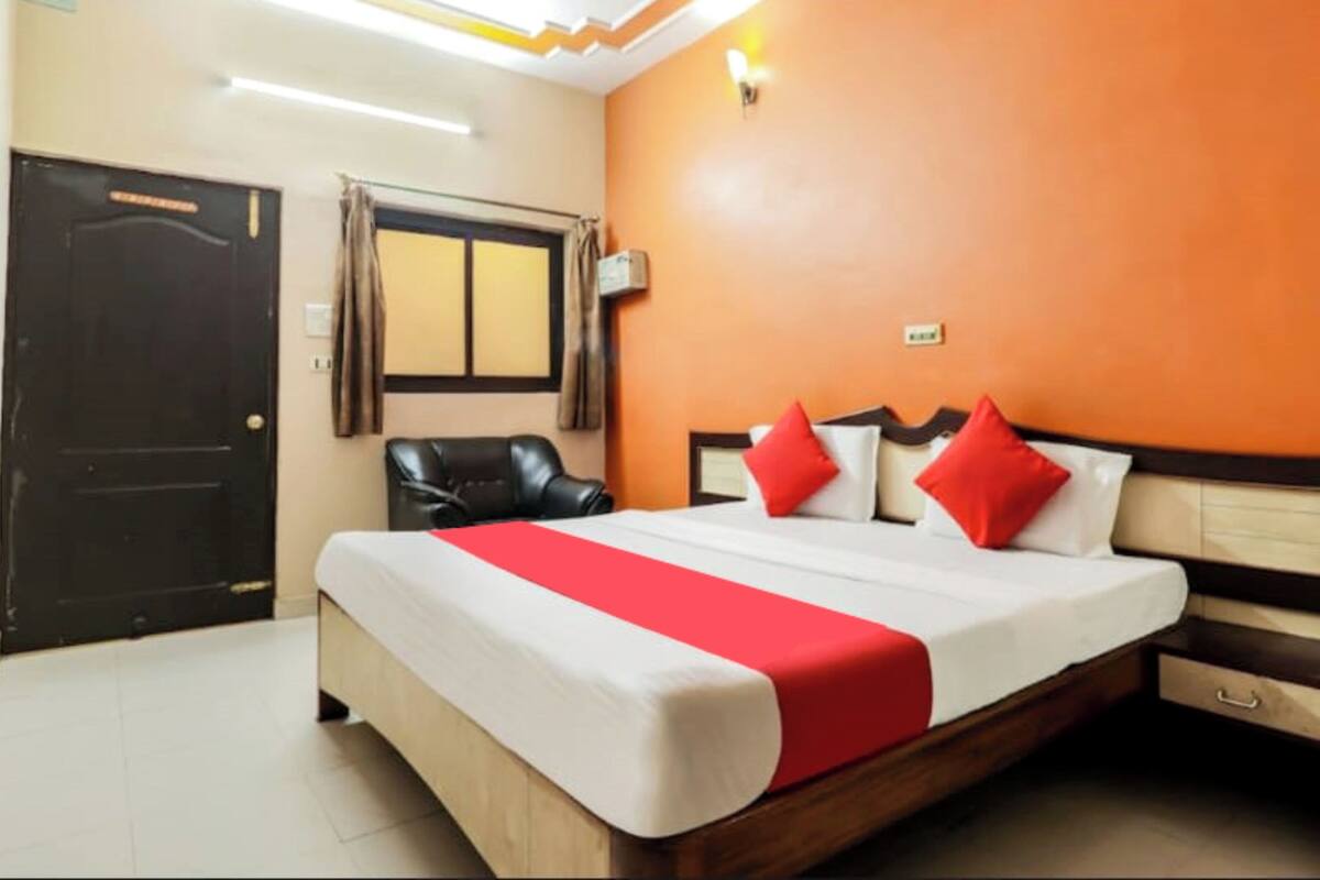 Hypo-allergenic bedding, desk, soundproofing, free WiFi
