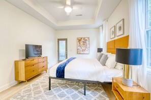 4 bedrooms, desk, iron/ironing board, WiFi
