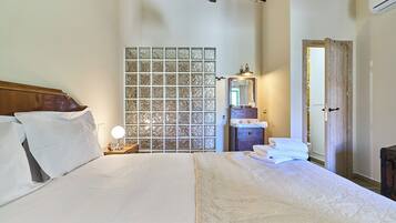 Familie huis | Een bureau, een laptopwerkplek, gratis wifi