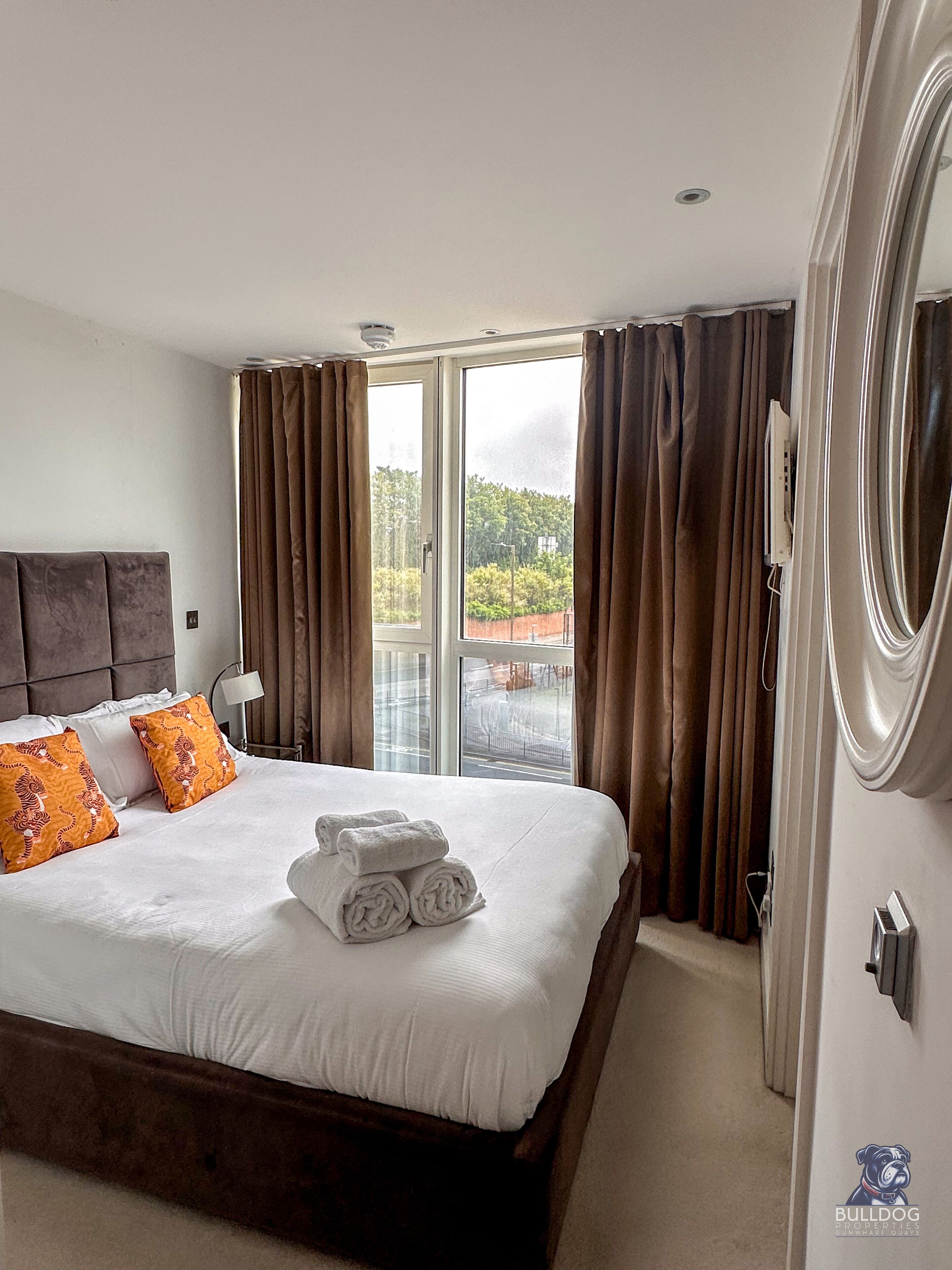 2 bedrooms, iron/ironing board, Internet, bed sheets