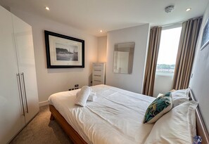 2 chambres, fer et planche à repasser, accès Internet, draps fournis