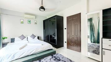 8 habitaciones, tabla de planchar con plancha y wifi gratis