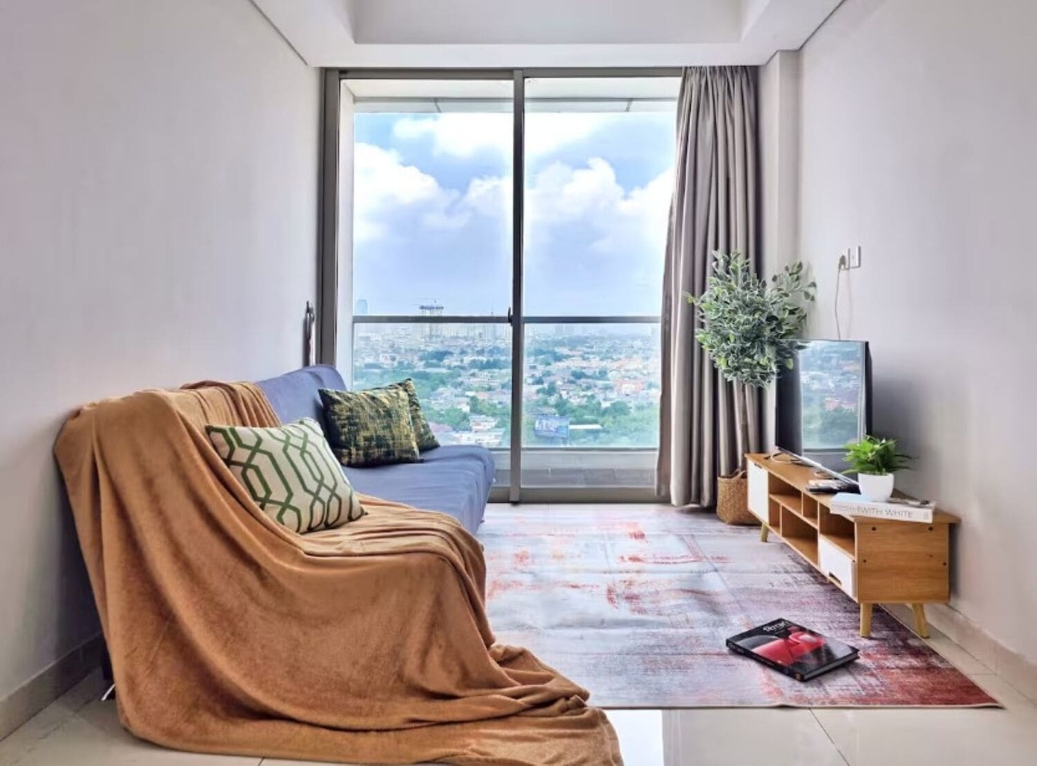 Apartment, 3 Bedrooms, City View | Living area