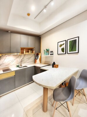 Apartemen, 1 kamar tidur, pemandangan kota | Ruang makan