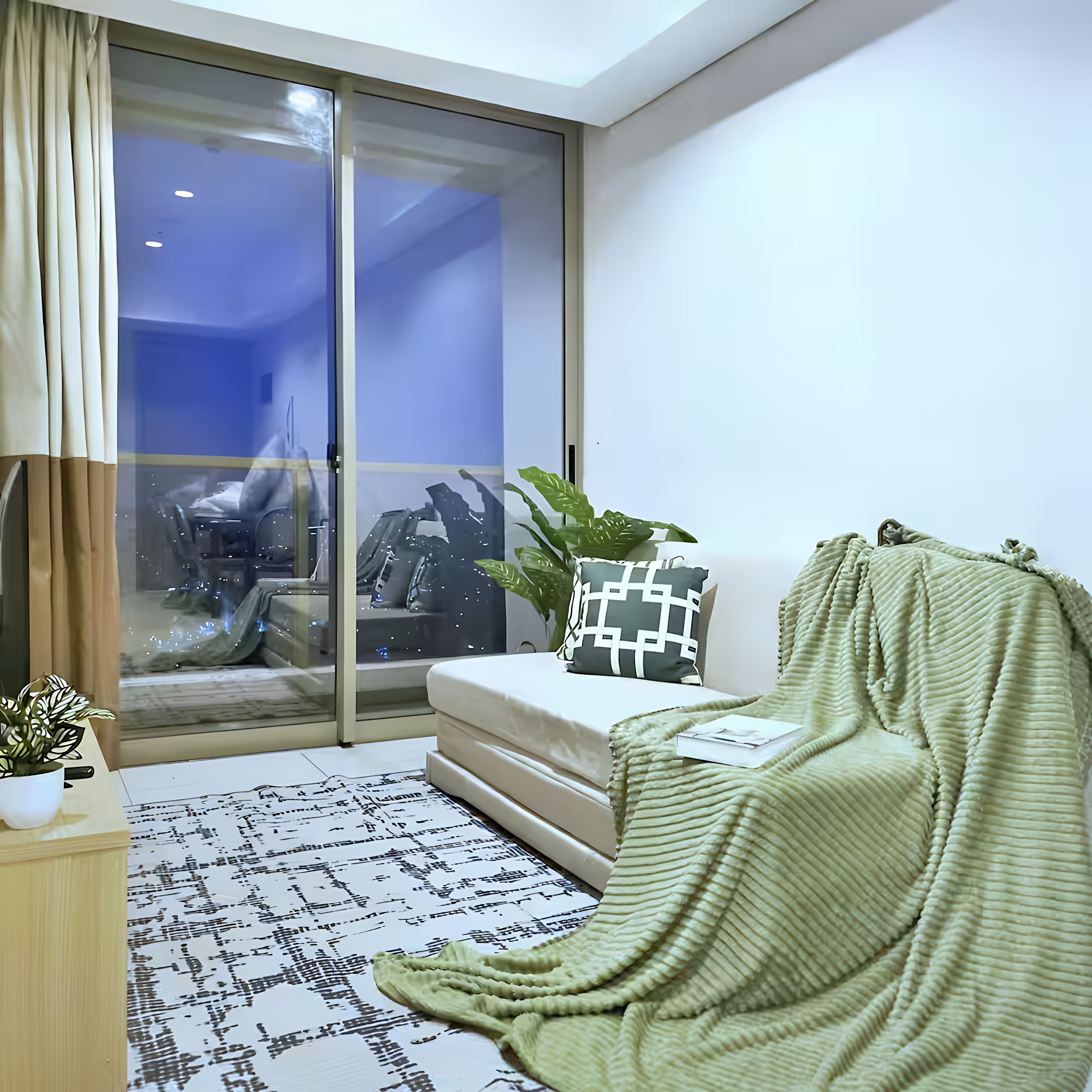 Apartment, 3 Bedrooms, City View | Living area