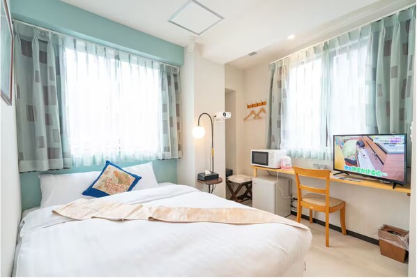 Classic Double Room, Non Smoking | Desk, laptop workspace, iron/ironing board, free WiFi