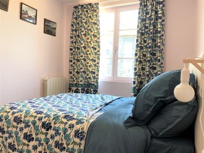 2 chambres, bureau, fer et planche à repasser, Wi-Fi gratuit