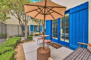 Outdoor dining - Desert Adobe C | Studio Legacy Villa (La Quinta)