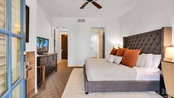 1 dormitorio, tabla de planchar con plancha, wifi y ropa de cama