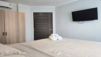 Caja de seguridad en la habitación y escritorio