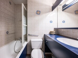 Hair dryer, towels