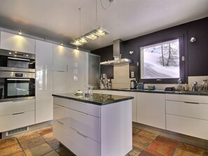 Réfrigérateur, lave-vaisselle