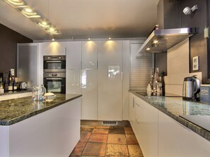 Réfrigérateur, lave-vaisselle