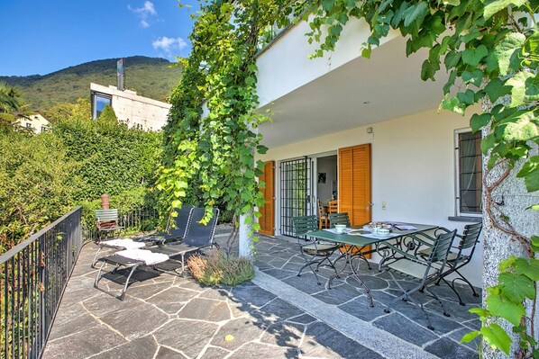 Honeymoon Apartment, Multiple Bedrooms, Mountainside (Locarno Area: Quiet Lake view escape) | Outdoor dining