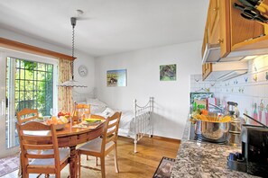 Honeymoon Apartment, Multiple Bedrooms, Mountainside (Locarno Area: Quiet Lake view escape) | Dining - Locarno Area: Quiet Lake View Escape 1 (Minusio)