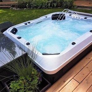 Outdoor spabad