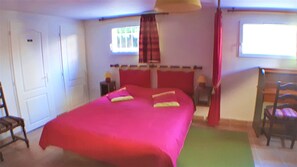 1 bedroom, iron/ironing board, Internet, bed sheets