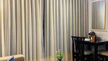 Estudio básico | Servicio a la habitación