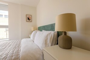 2 bedrooms, iron/ironing board, travel cot, free WiFi