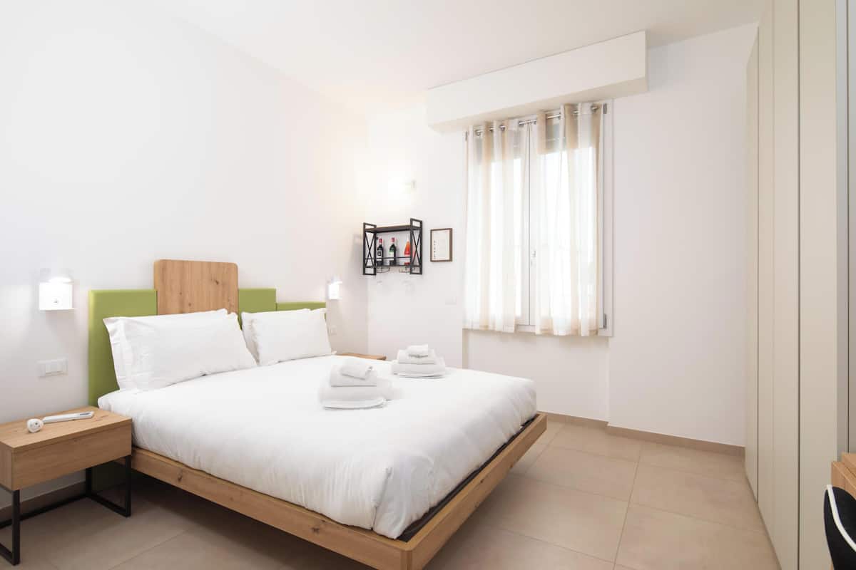 خزنة داخل الغرفة وستائر تعتيم وواي فاي مجانًا