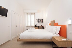 Deluxe Double Room | Minibar, in-room safe, desk, blackout drapes - Bel Fiore 58 (Florence)